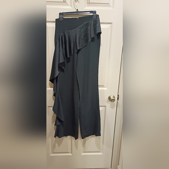 Cinq a Sept Women's Black Solid Side Ruffle Dress Trousers size 4 - Picture 2 of 12